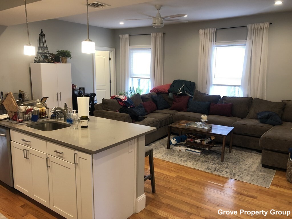 4 Sumner St, Dorchester