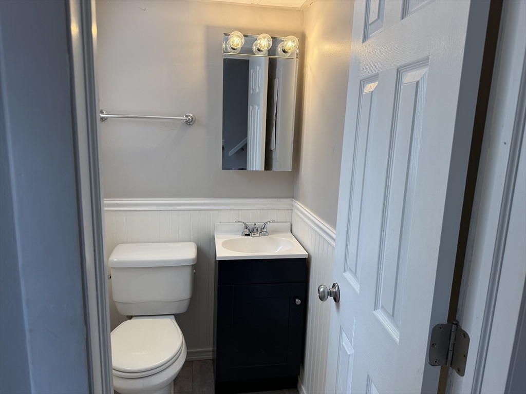 555 Russell Rd, Westfield