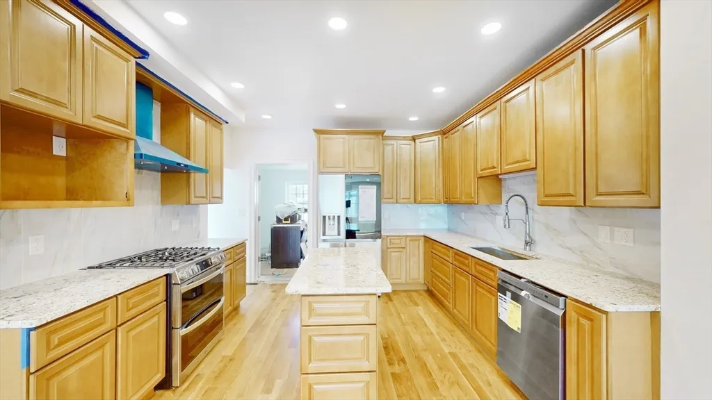 48 Rockwell St, Maplewood