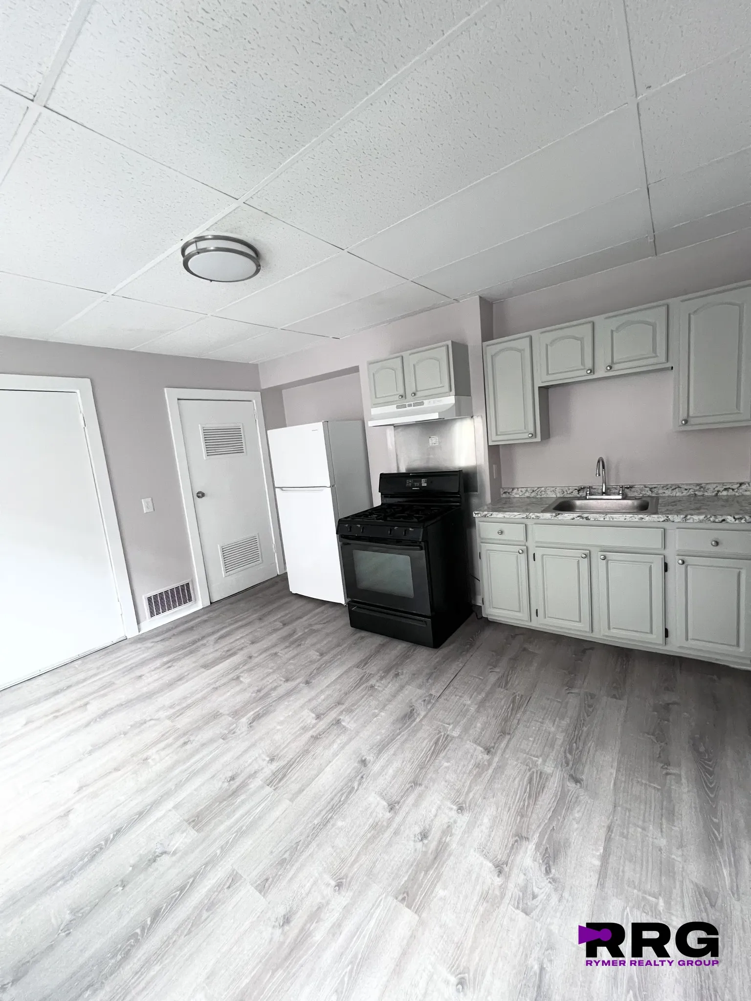 52 Blue Hill Ave, Roxbury