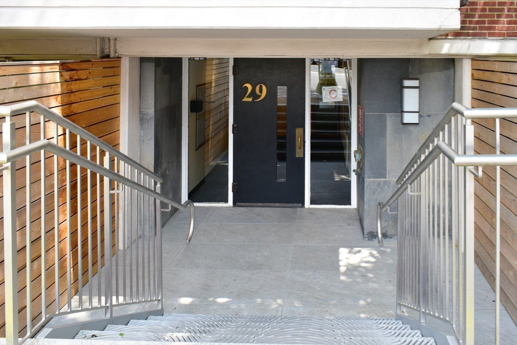 29 Concord Ave, Harvard Square