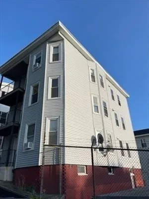 62 Elliot St, Worcester