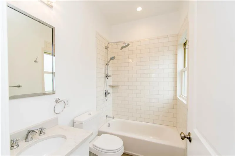 124 Columbia St, The Port