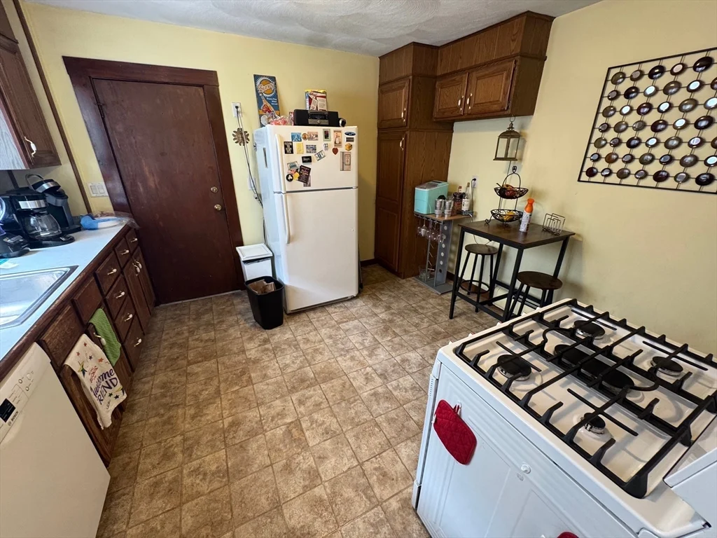 198 School St, Watertown