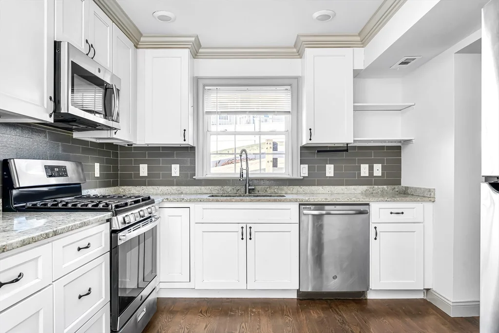 2591 Washington St, Roxbury