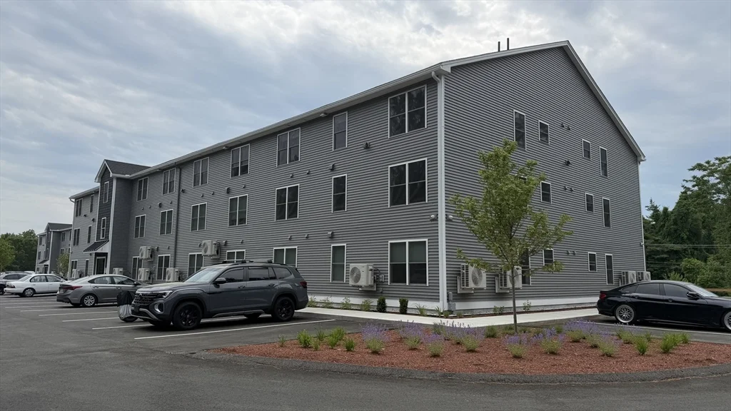 251 Sladen St, Dracut