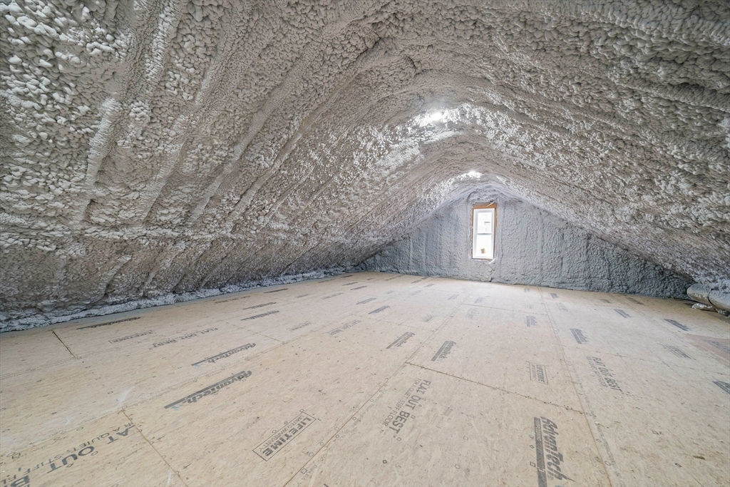 13 Broadway, Raynham Center