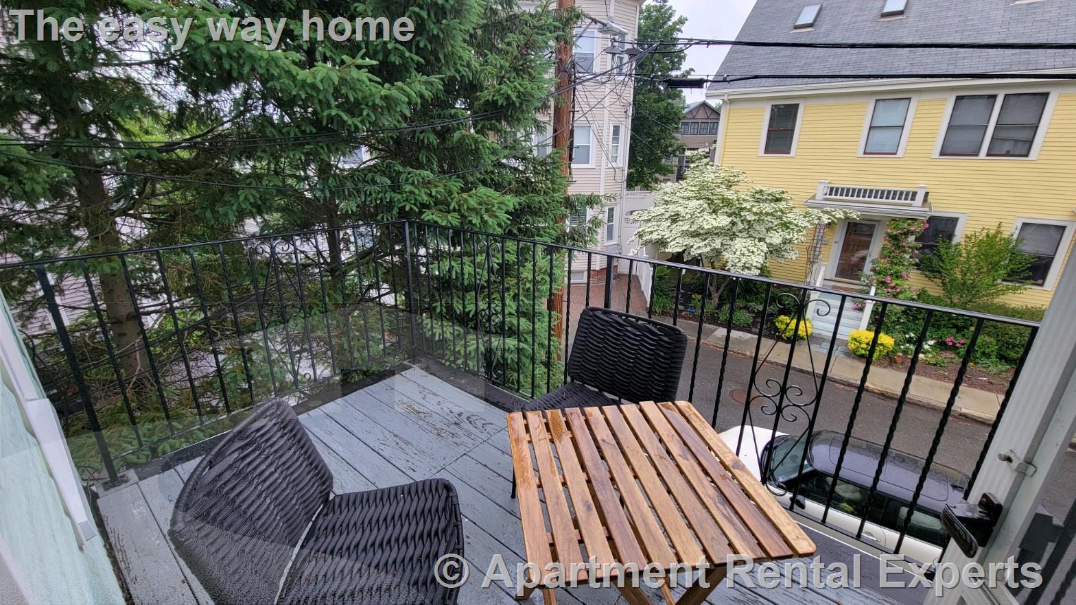 45 Locke St, Davis Square