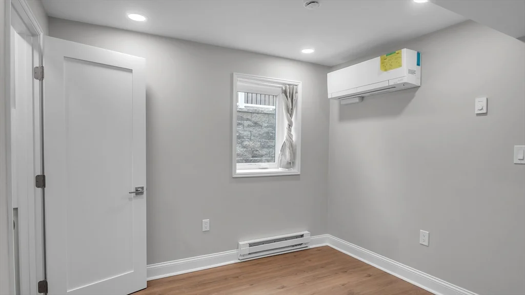 6 Alaric Ter, West Roxbury