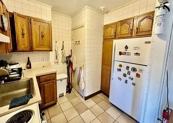 912 Beacon St, Fenway