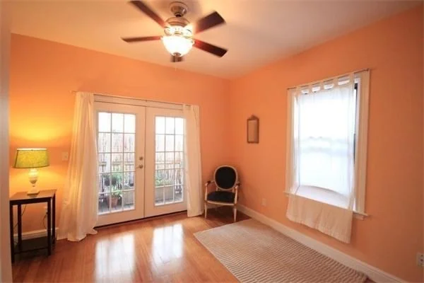 176 Hillside St, Mission Hill