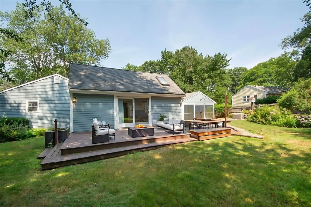 45 Old Pasture Rd, Cohasset