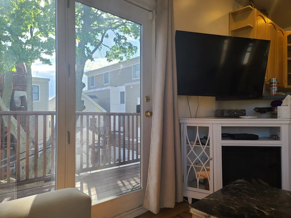 31 Jenkins St, South Boston