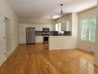2399 Bay Rd, Sharon