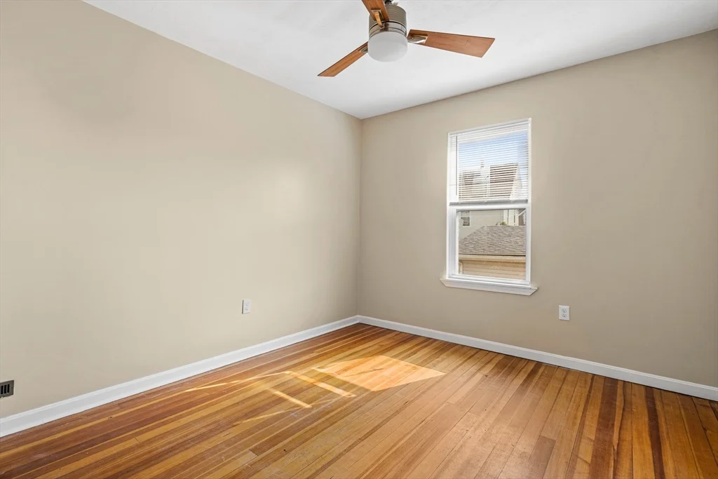 18 St Clair St, East Lynn