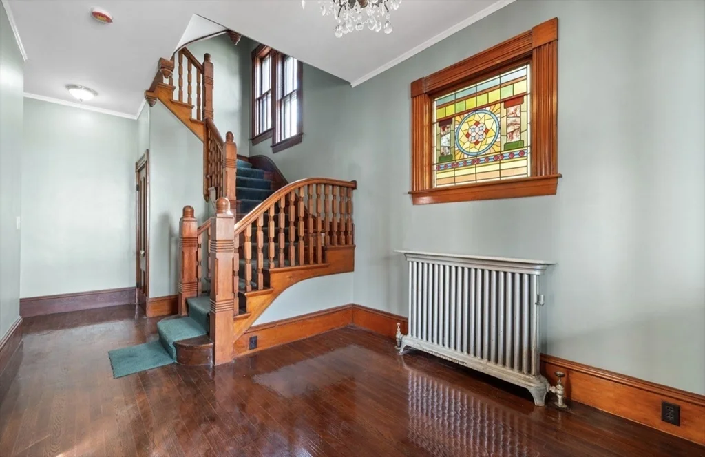 118 Elm St, Marlborough