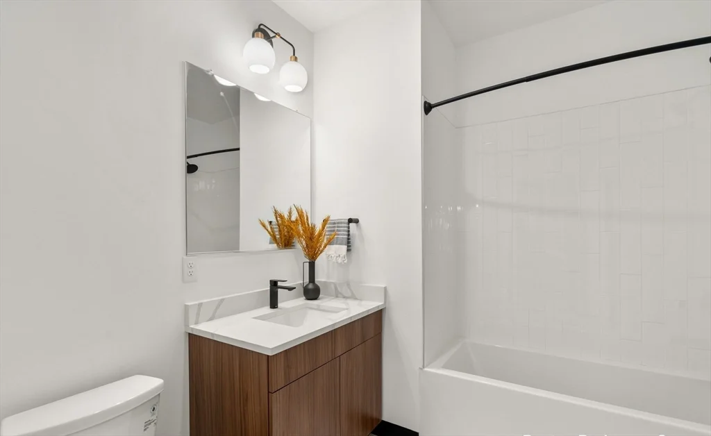 600 Broadway, Everett