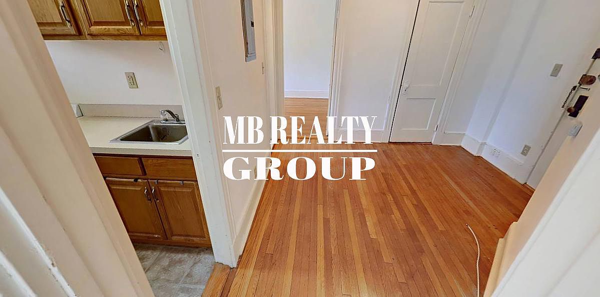 1 split bed, 1 bath apartment for rent at 11 Tetlow St Unit 17, Fenway — photo 2 of 8
