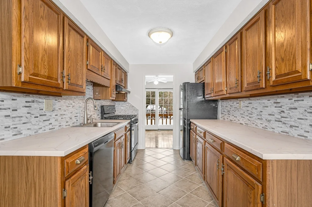 280 Apache Way, Tewksbury