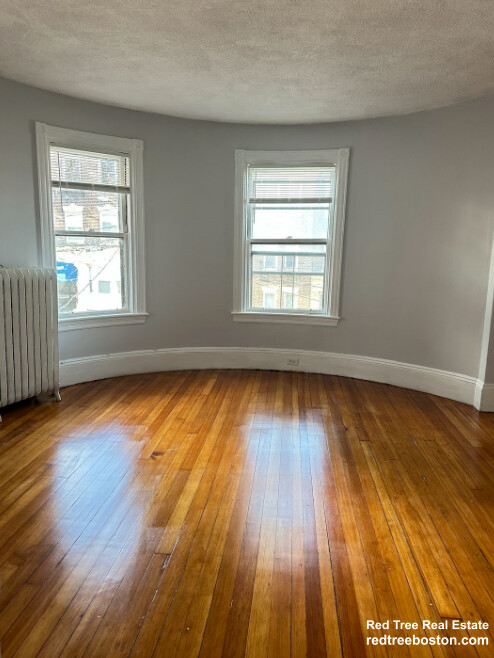 18 Quint Ave, Allston