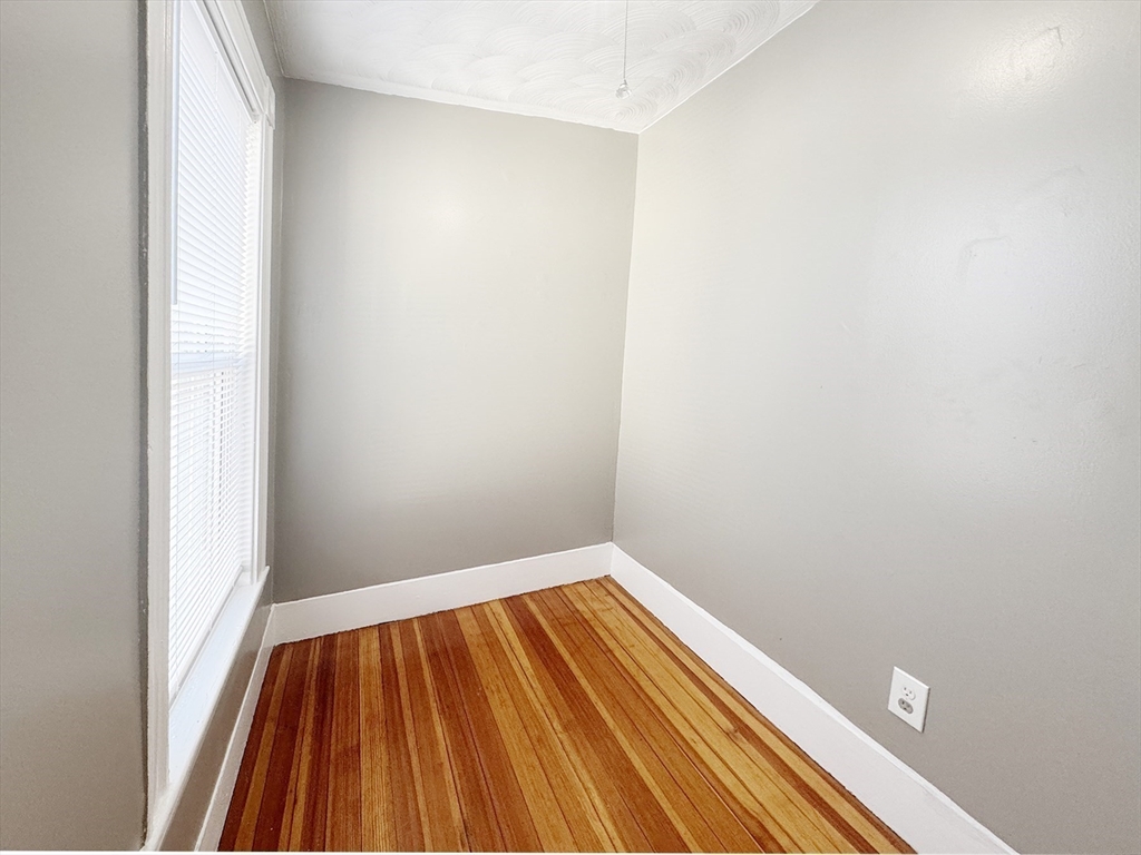 19 Saratoga St, East Boston