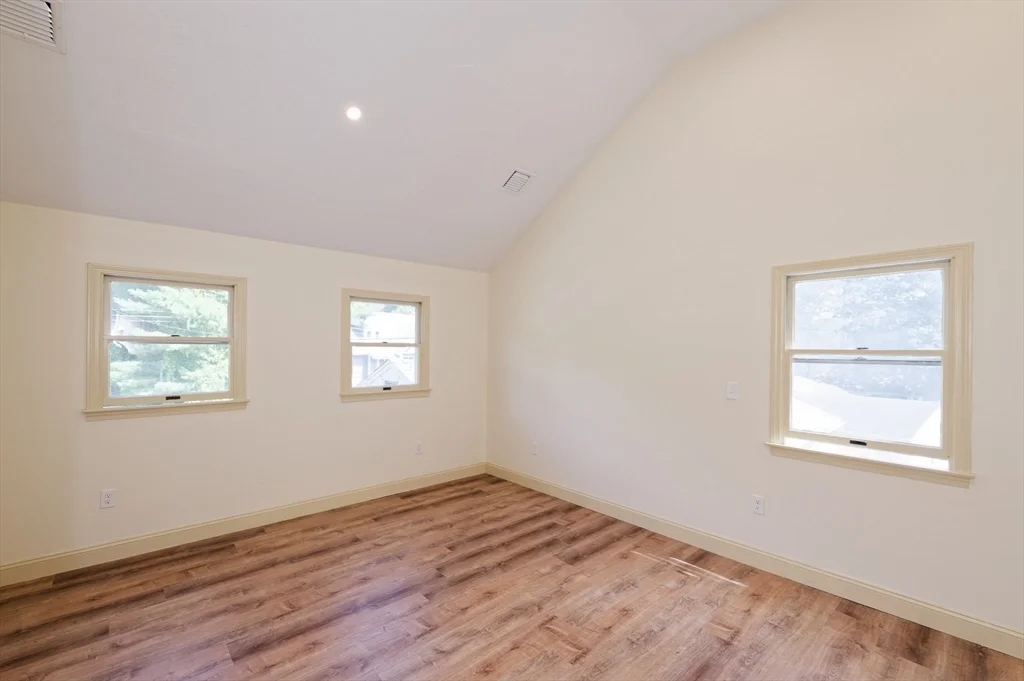 48 Westbrook Rd, Northborough