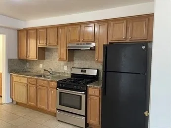 84 Maverick St, East Boston