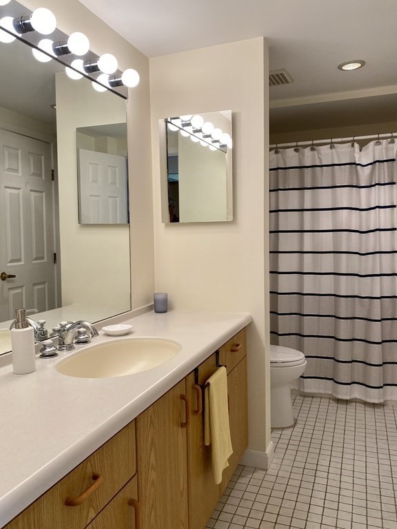 304 Commodore Ct, Spinnaker Island