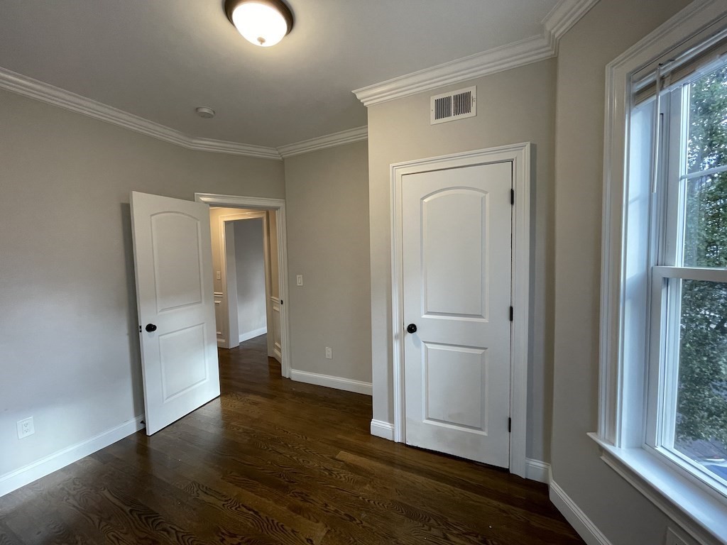 9 Cornwall St, Jamaica Plain