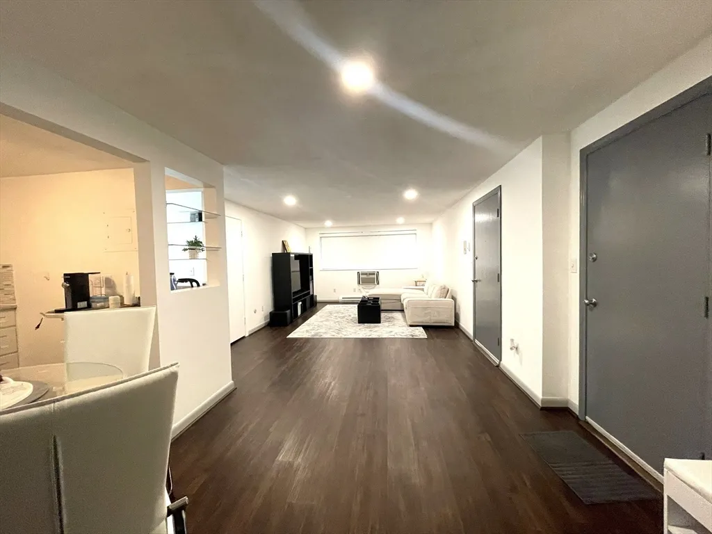 1325 Worcester Rd, Framingham