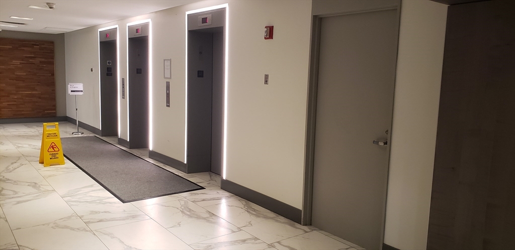 8 Museum Way, East Cambridge