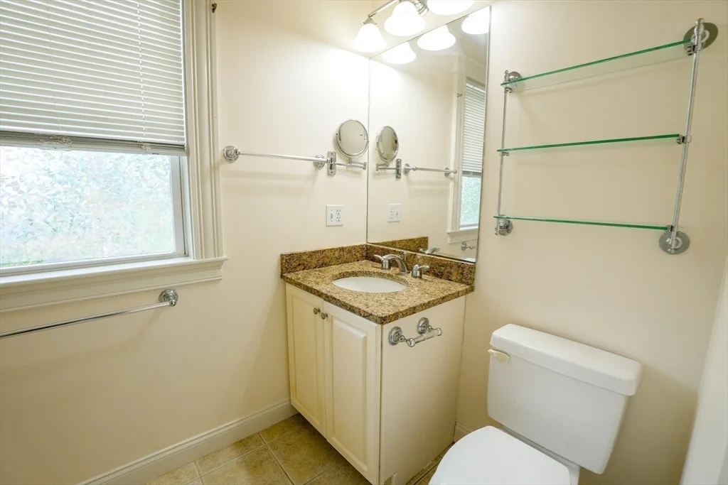 3 A Allen St, Natick