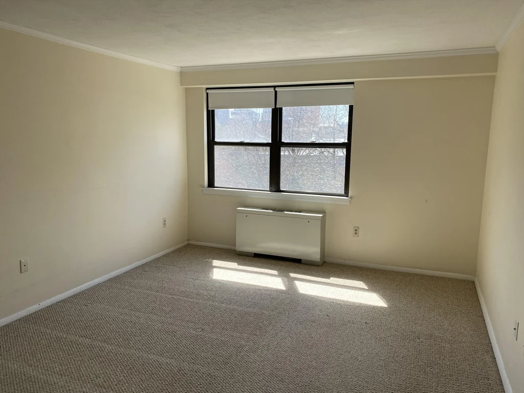 8 Whittier Pl, West End