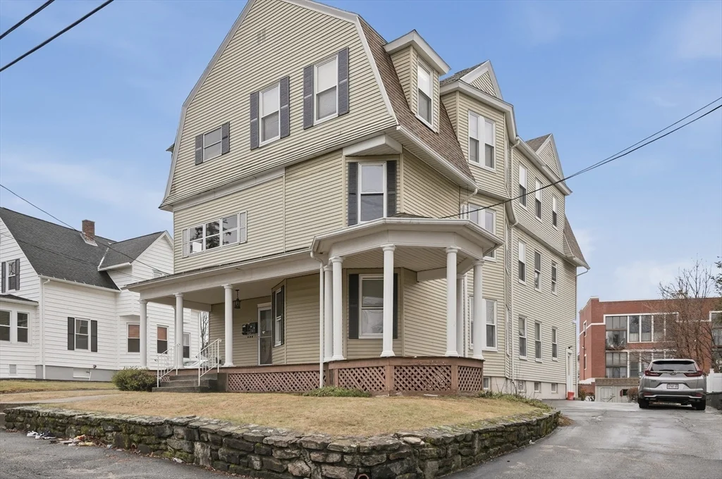 34 King Philip Rd, Worcester