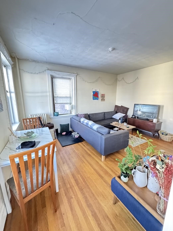 2013 Commonwealth Ave, Brighton