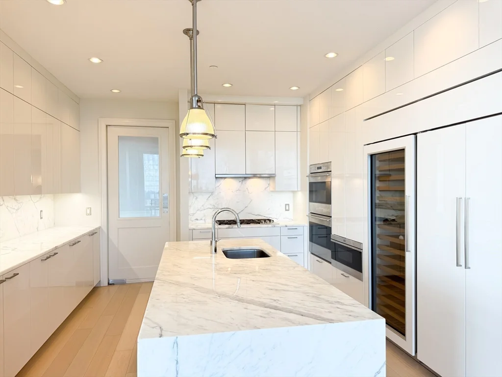 1 Franklin St, Midtown