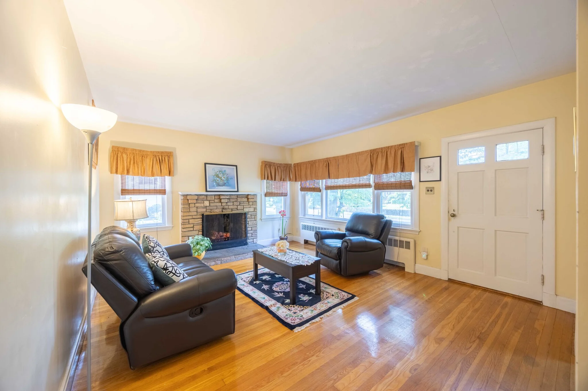 25 Harris Ave, Wellesley