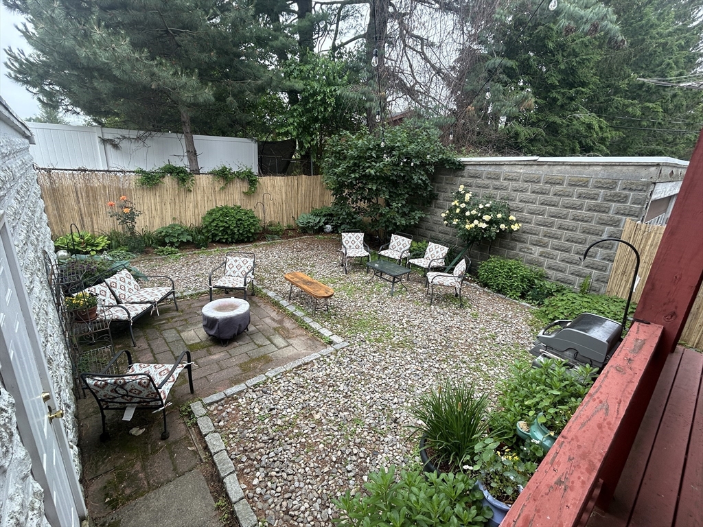 25 Irvington Rd, West Somerville