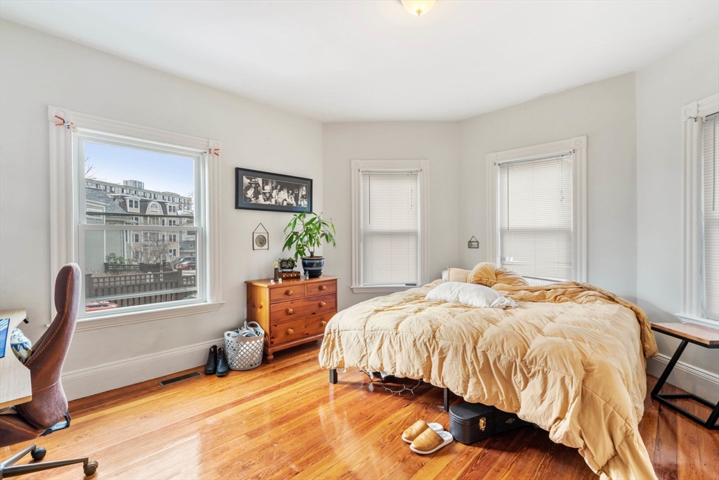 54 Hubbard, Neighborhood Nine