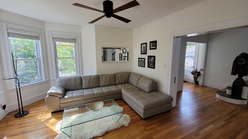 52 Hillsdale Rd, Tufts University