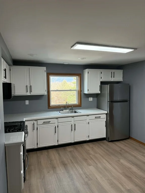 6 Lawn St, Attleboro