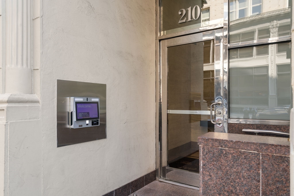 210 Lincoln St, Leather District