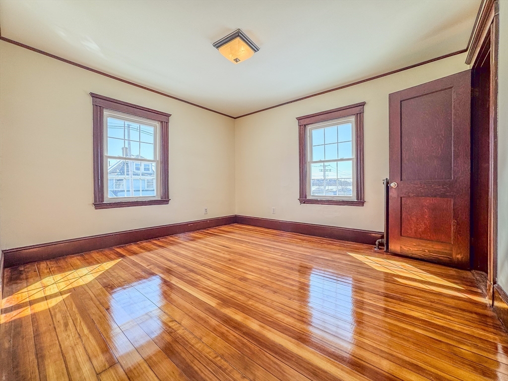 18 Albion Rd, Quincy