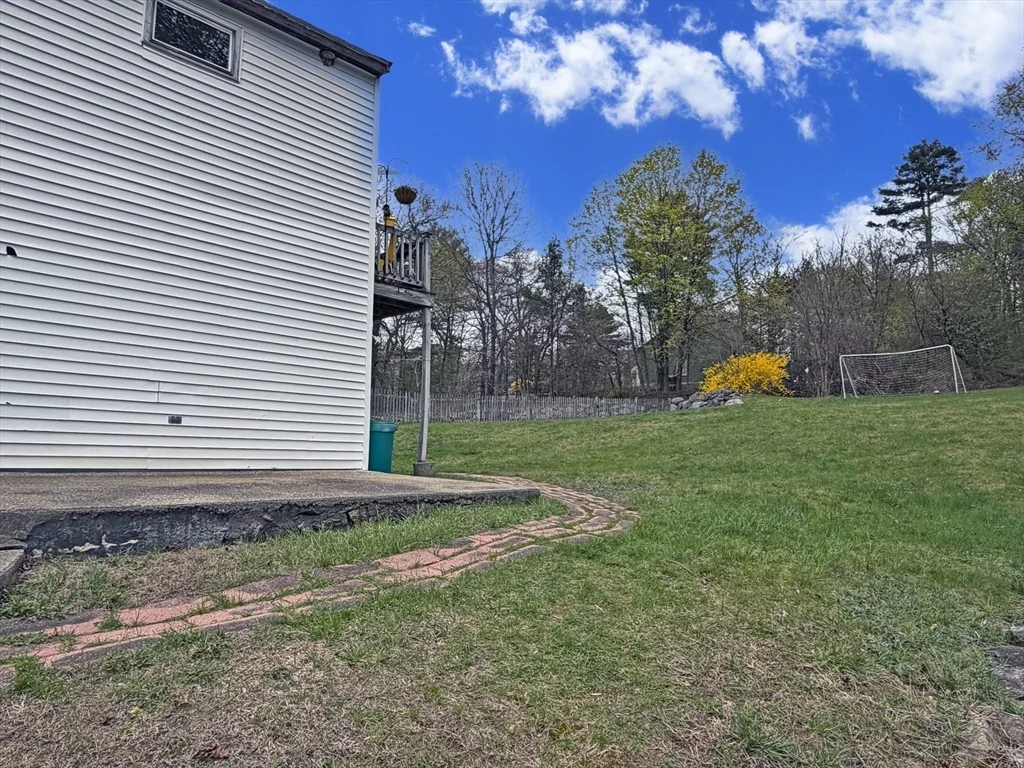 79 N Main St, North Bellingham