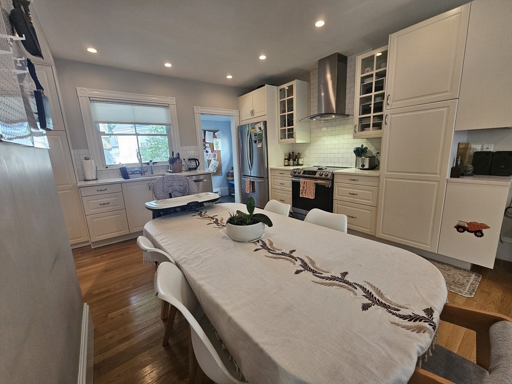 21 Edge Hill St, Jamaica Plain