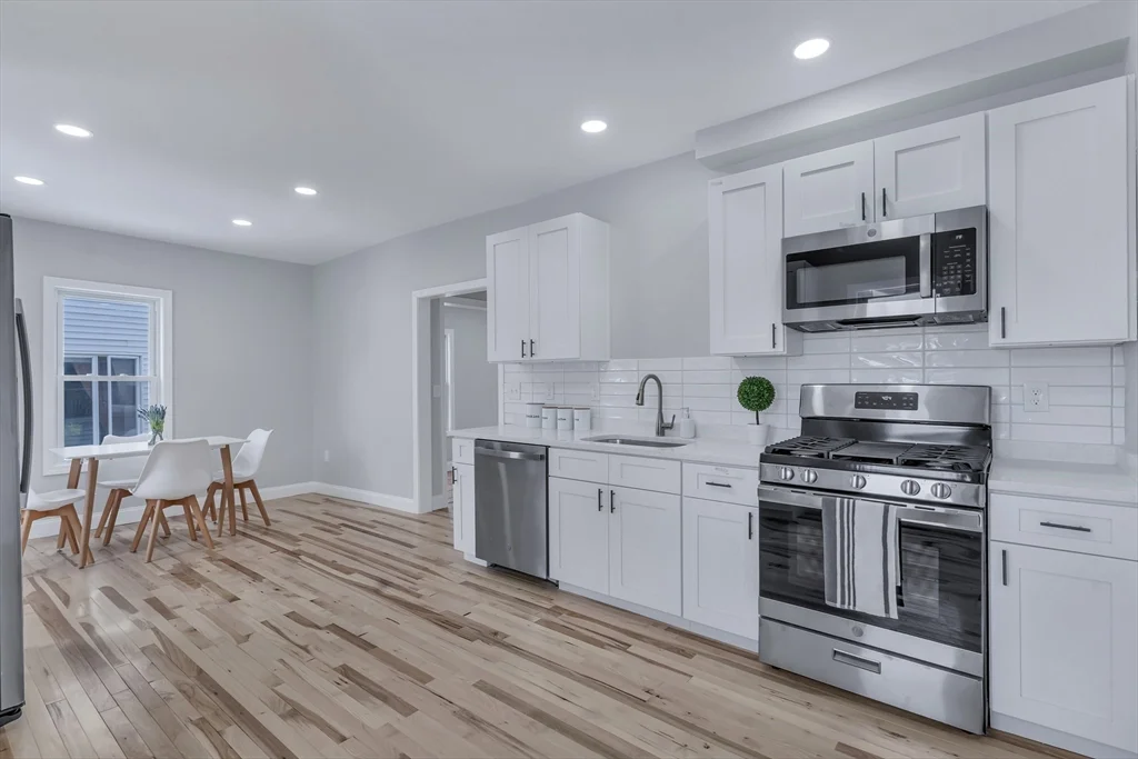 73 Walnut St, Dedham