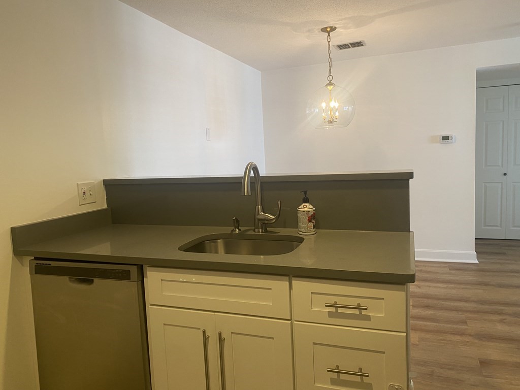 18 Walden Dr, Natick