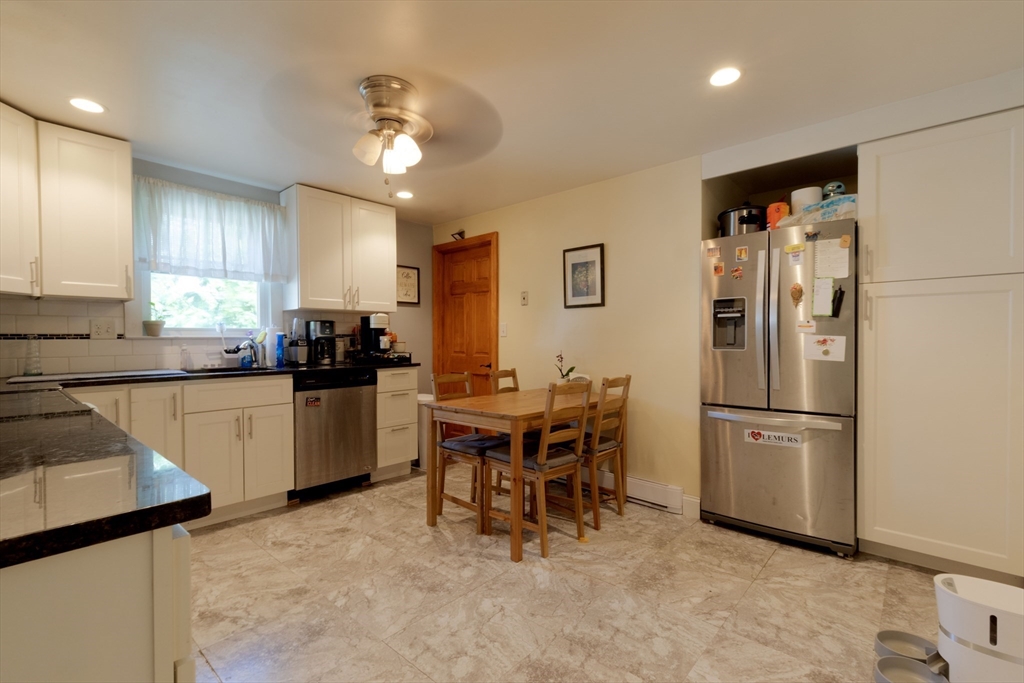 89 Brayton Rd, Oak Square