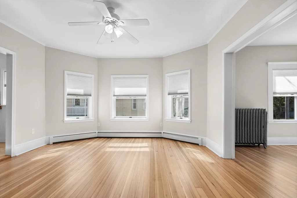 144 Waverly Rd, North Andover