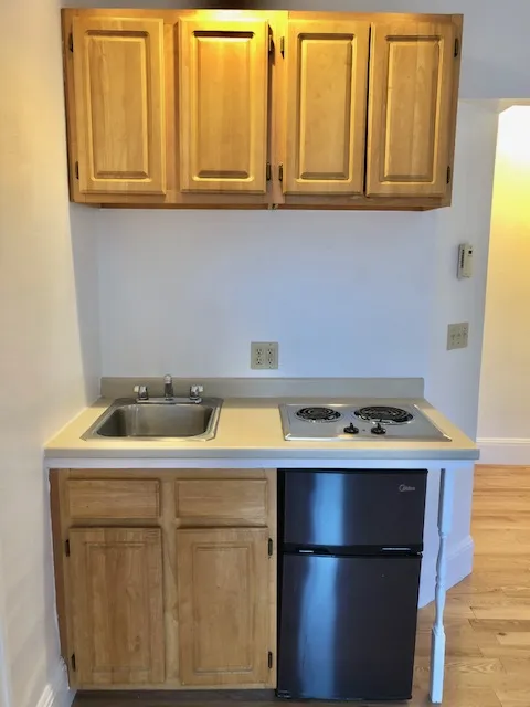 1077 Beacon St, Longwood